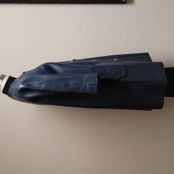 Early 60s Slate Blue Leather Coat Size 6 - Picture 8 of 17